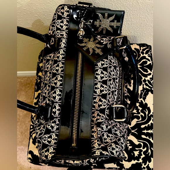 RARE Thomas Wylde Iconic Skull Print Canvas / Patent Duffle / Handbag / Purse - Picture 7 of 7
